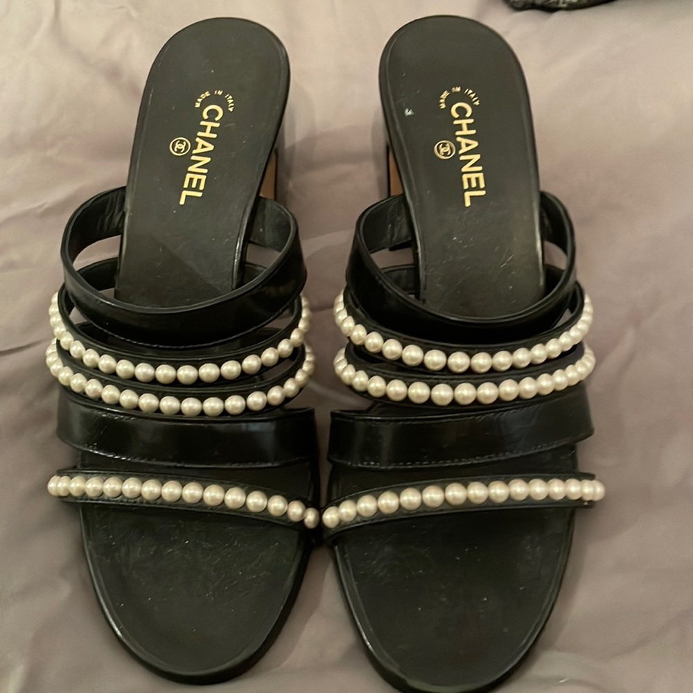 Chanel slides never worn